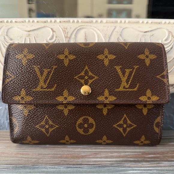 Louis Vuitton Portefeuille Tresor Etui Papiers Porte Tresor Etui Papier Wallet